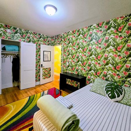 Tropical Comfort Room In Harlem Cozy Stay With Snacks & Style Нью-Йорк Екстер'єр фото