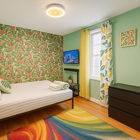 Tropical Comfort Room In Harlem Cozy Stay With Snacks & Style Нью-Йорк Екстер'єр фото